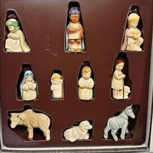 Vintage W Goebel 1982 porzellanfabrik 10 piece nativity set w cardboard stable